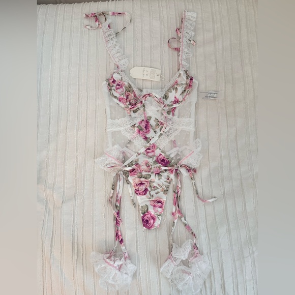 For Love And Lemons Other - NWT For Love & Lemons Size XXS White Floral Teddy
